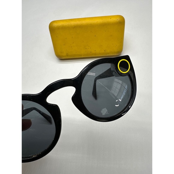 Snapchat Spectacles 2.0 Sunglasses Black with Case - Designed By Snap Inc - Picture 3 of 7